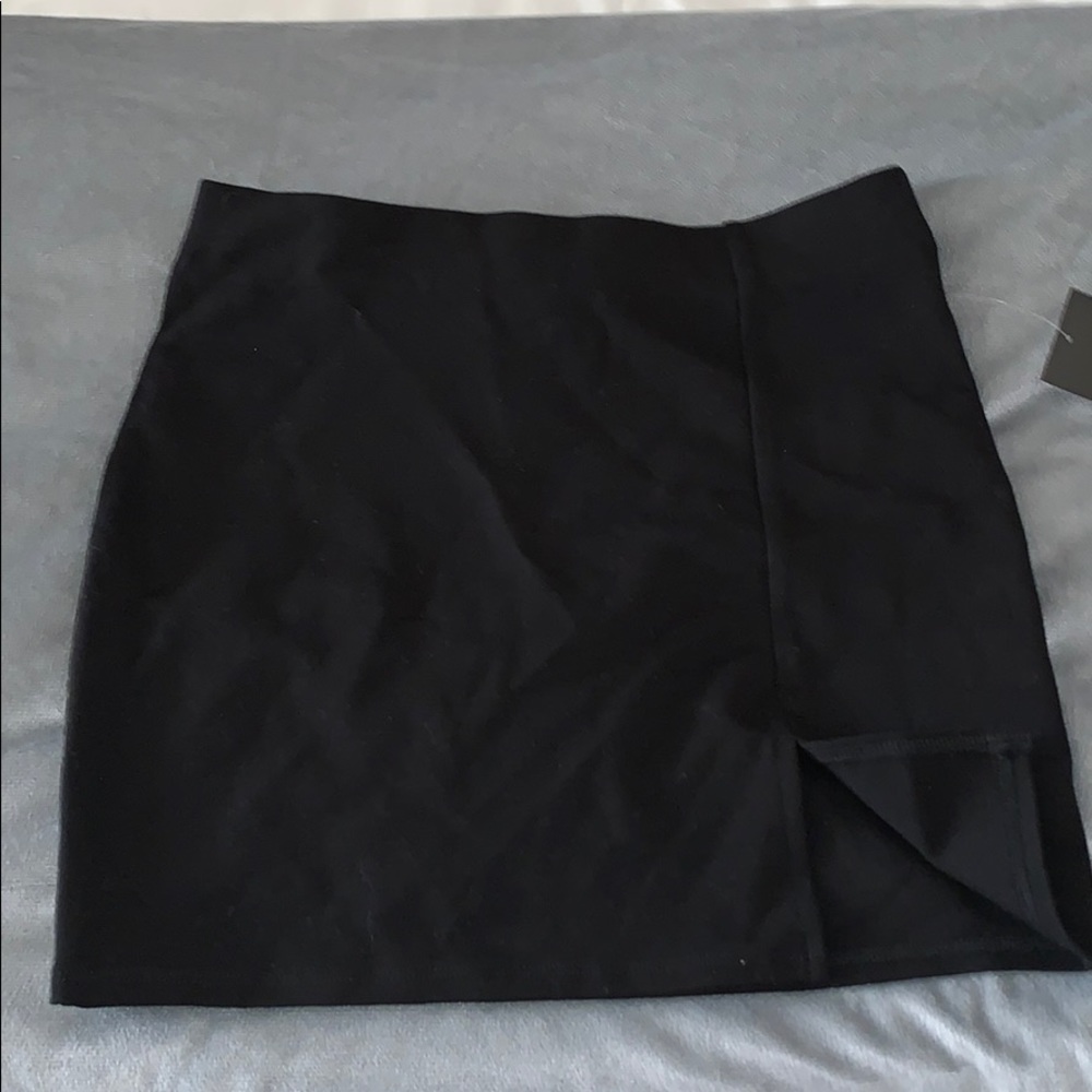 Black mini skirt with side slit